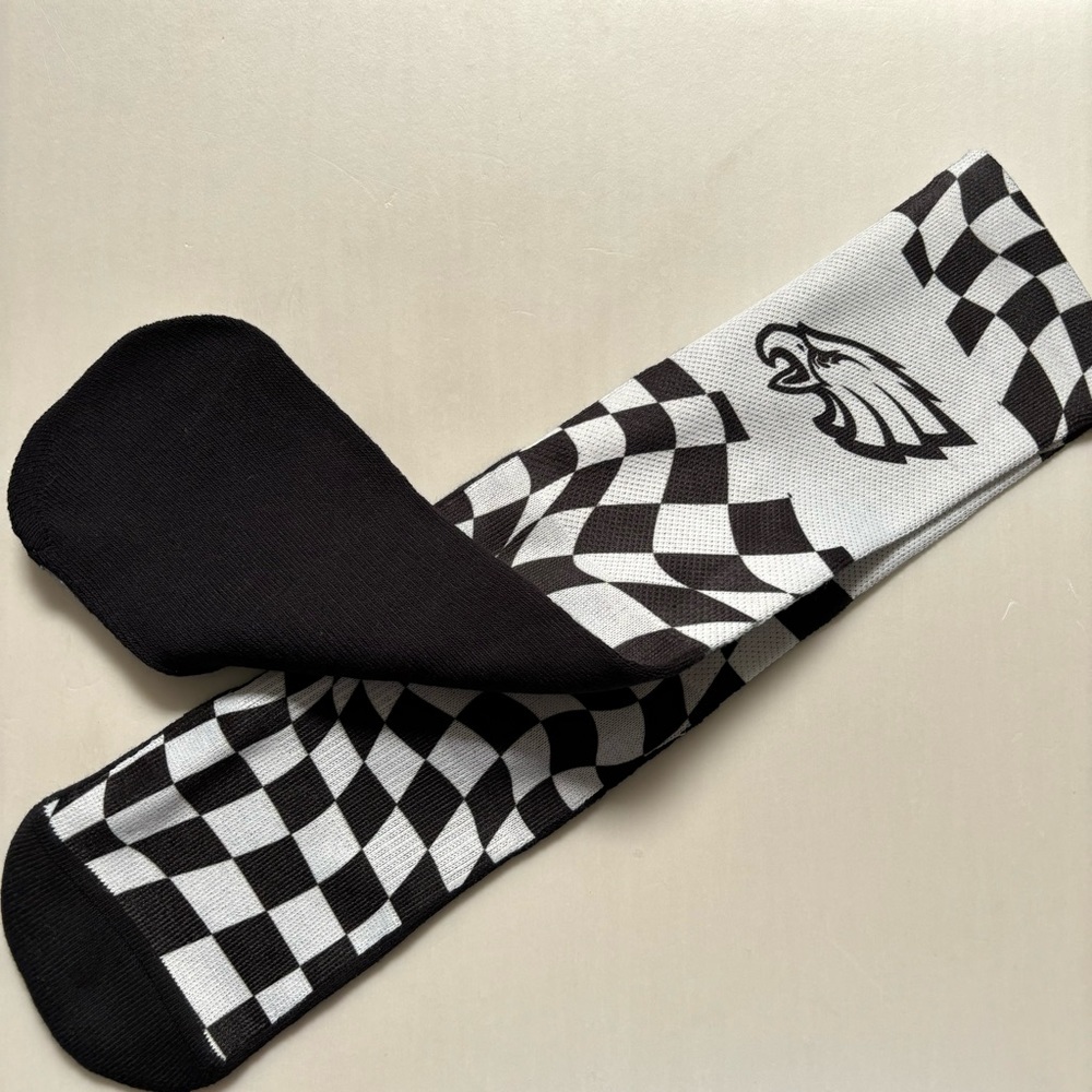 Men’s Large/X-Large Eagles socks